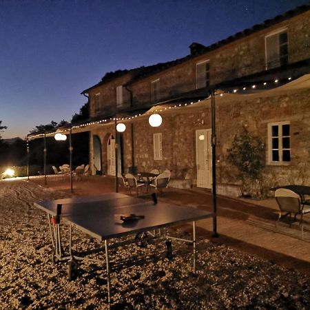 Accogliente Alloggio Con Vista E Piscina Лука Екстериор снимка
