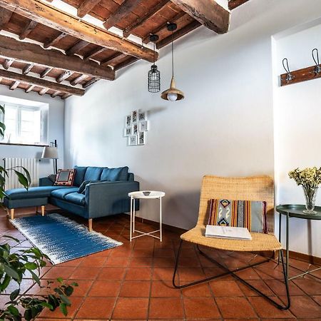 Accogliente Alloggio Con Vista E Piscina Лука Екстериор снимка