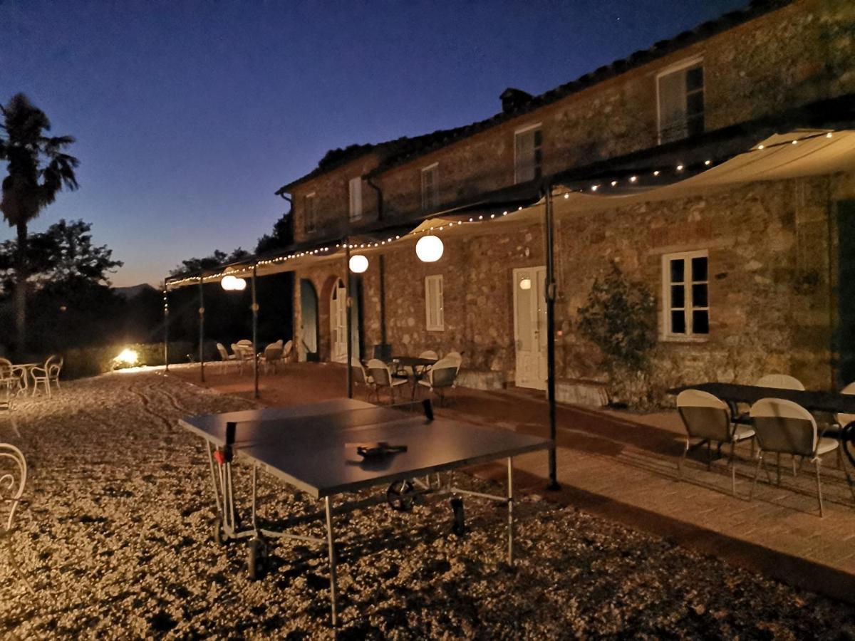Accogliente Alloggio Con Vista E Piscina Лука Екстериор снимка
