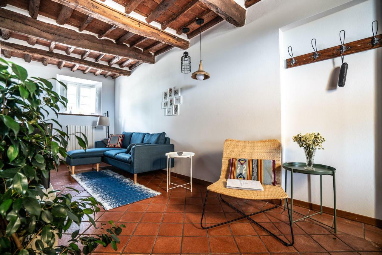 Accogliente Alloggio Con Vista E Piscina Лука Екстериор снимка