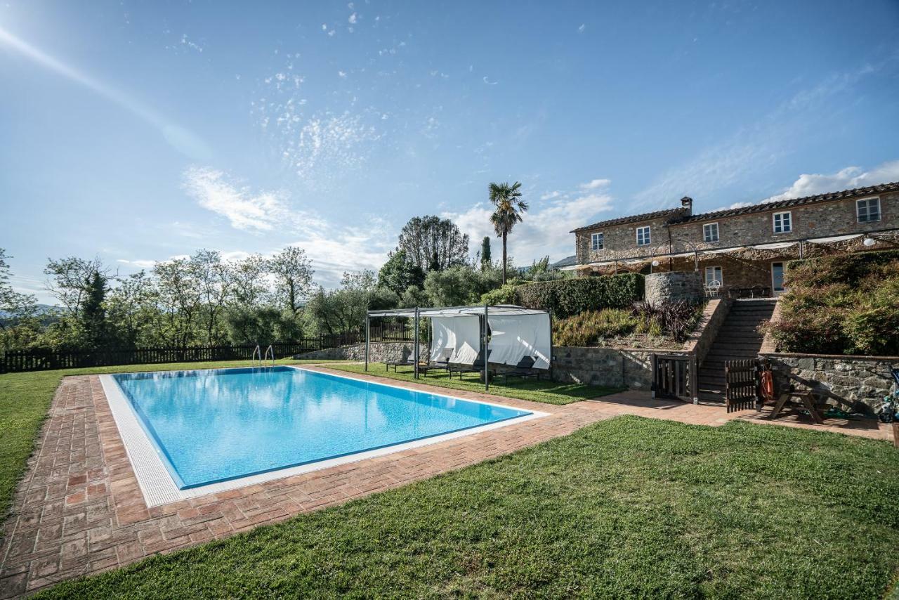 Accogliente Alloggio Con Vista E Piscina Лука Екстериор снимка