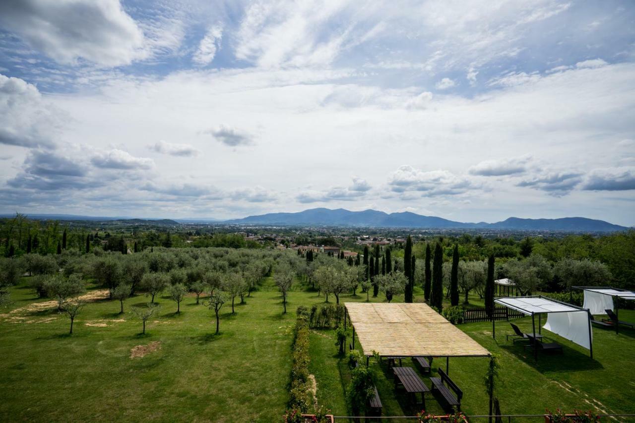 Accogliente Alloggio Con Vista E Piscina Лука Екстериор снимка